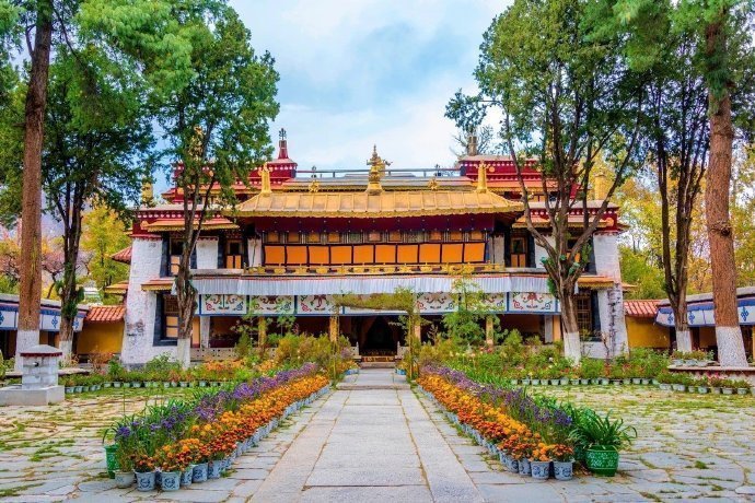 The Spiritual Architecture of Tibetan Monasteries: A Deep Dive into Buddhist Symbolism