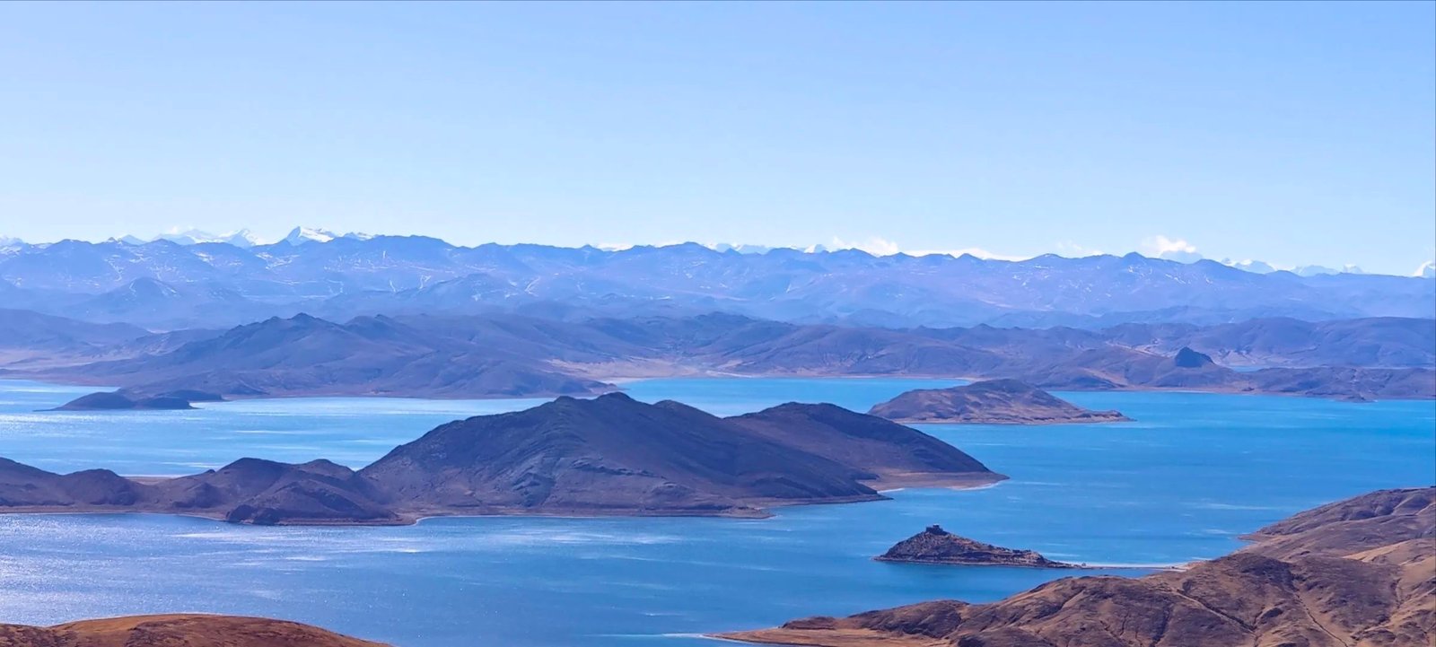 Exploring Yamdrok Lake: The Turquoise Jewel of the Tibetan Plateau